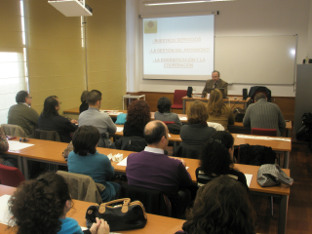 El delegado de Economía en Jaén, Manuel Gabriel Pérez, durante la presentación d