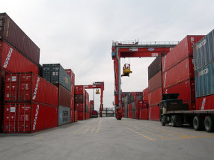 La economía andaluza crece un 0,2% en el primer trimestre del año