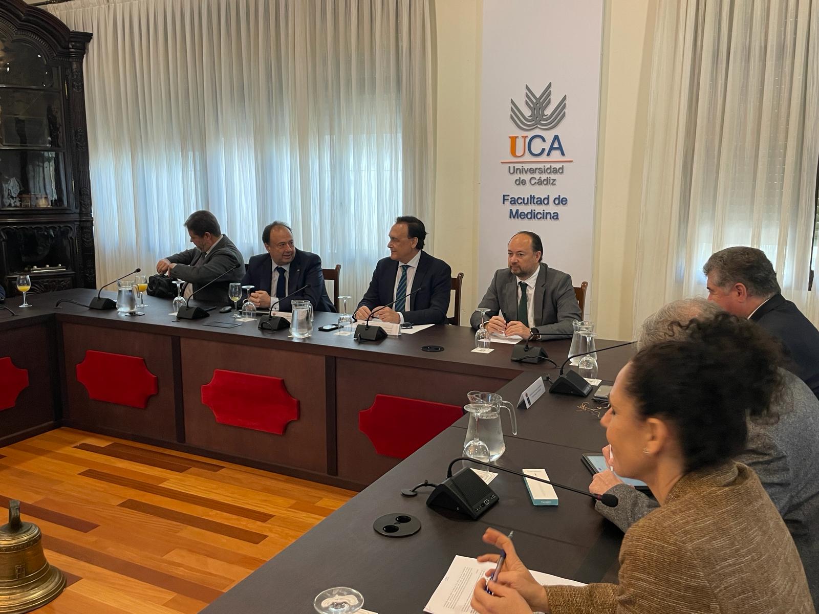 Villamandos reunión con el rector de la UCA