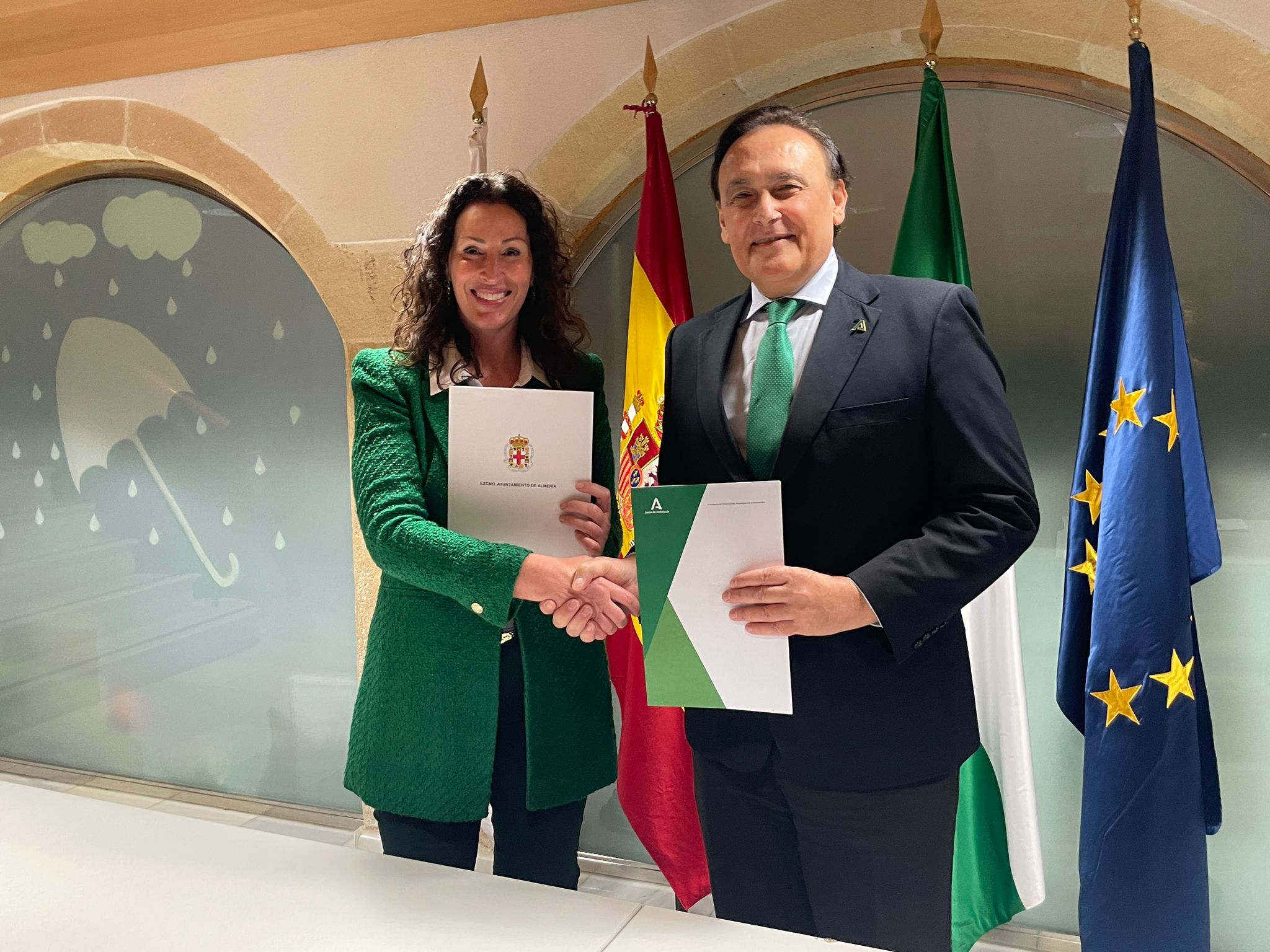 Villamandos junto a la alcaldesa de Almería