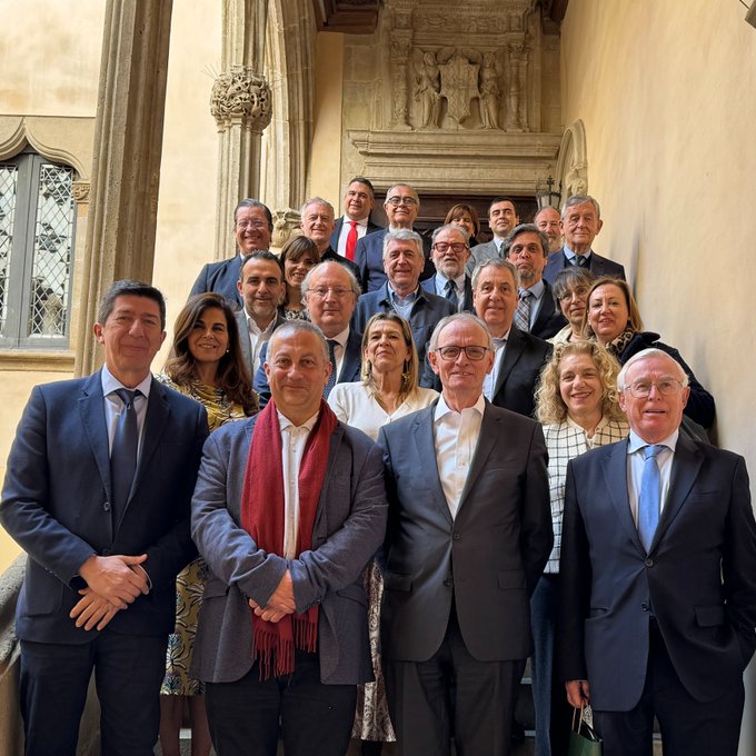 Los representantes de los CES participantes