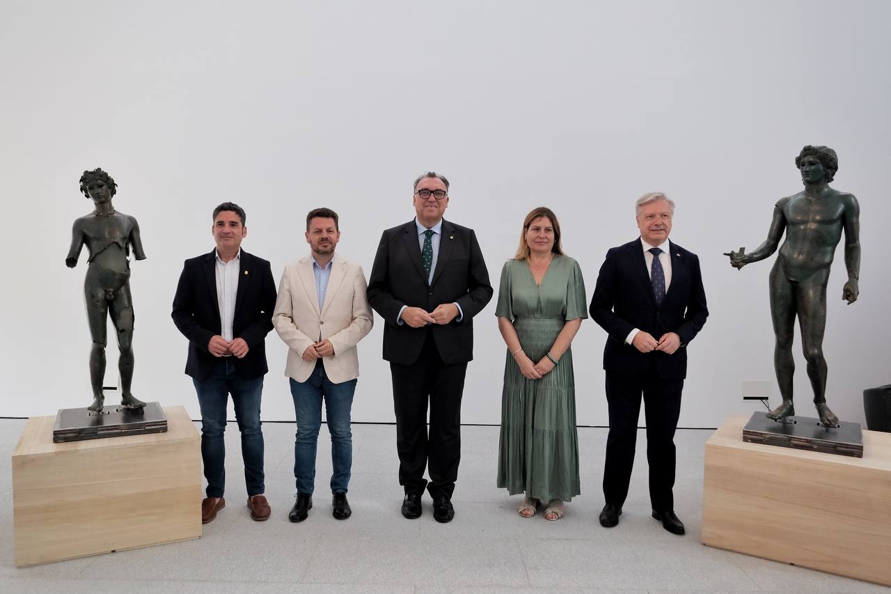 Presentación de la restauración de los Efebos de Pedro Abad