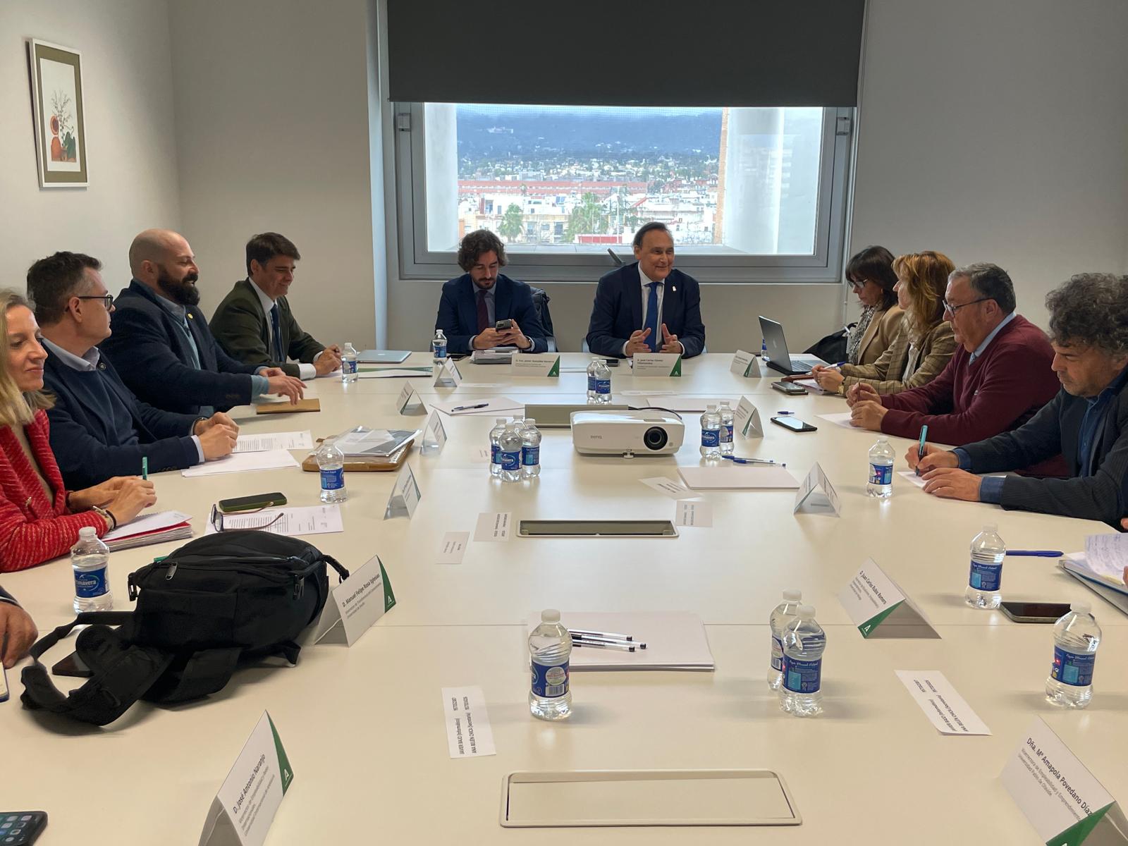 Villamandos durante la reunión con vicerrectores de Emprendimiento