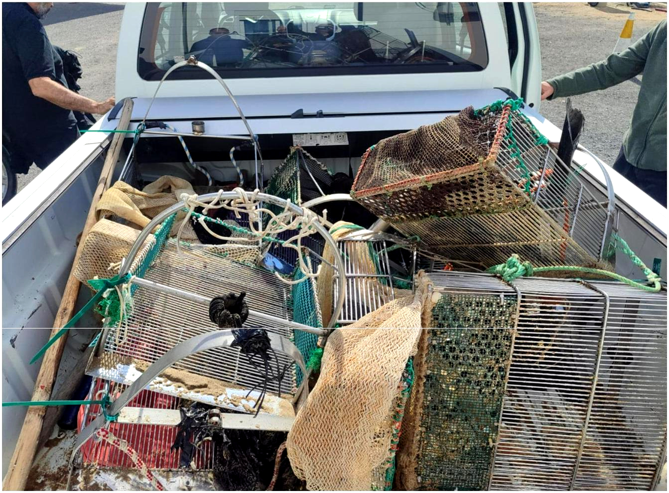 Imagen de los rastros de mano decomisados