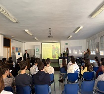 Charla a los jóvenes 'Conoce tú IAJ'