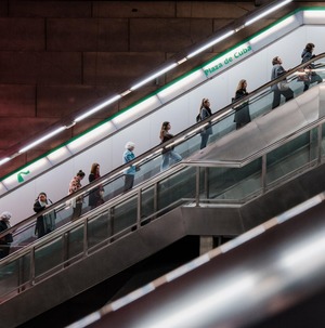 Usuarios de Metro de Sevilla.