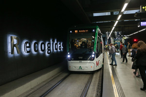 Metro de Granada a su paso por Recogidas.