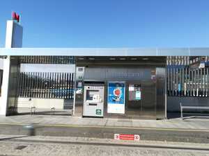 Ejemplo de marquesinas que forman parte de las instalaciones publicitarias de Metro de Granada