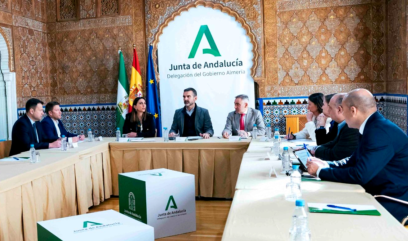 Los consejeros de Andalucía, Murcia y Valencia mantienen un encuentro de trabajo en Almería