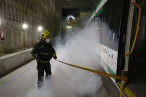 Simulacro de accidente e incendio en un tren del Metro de Málaga 