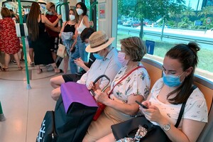 Metro de Granada recupera poco a poco los usuarios anteriores a la pandemia.