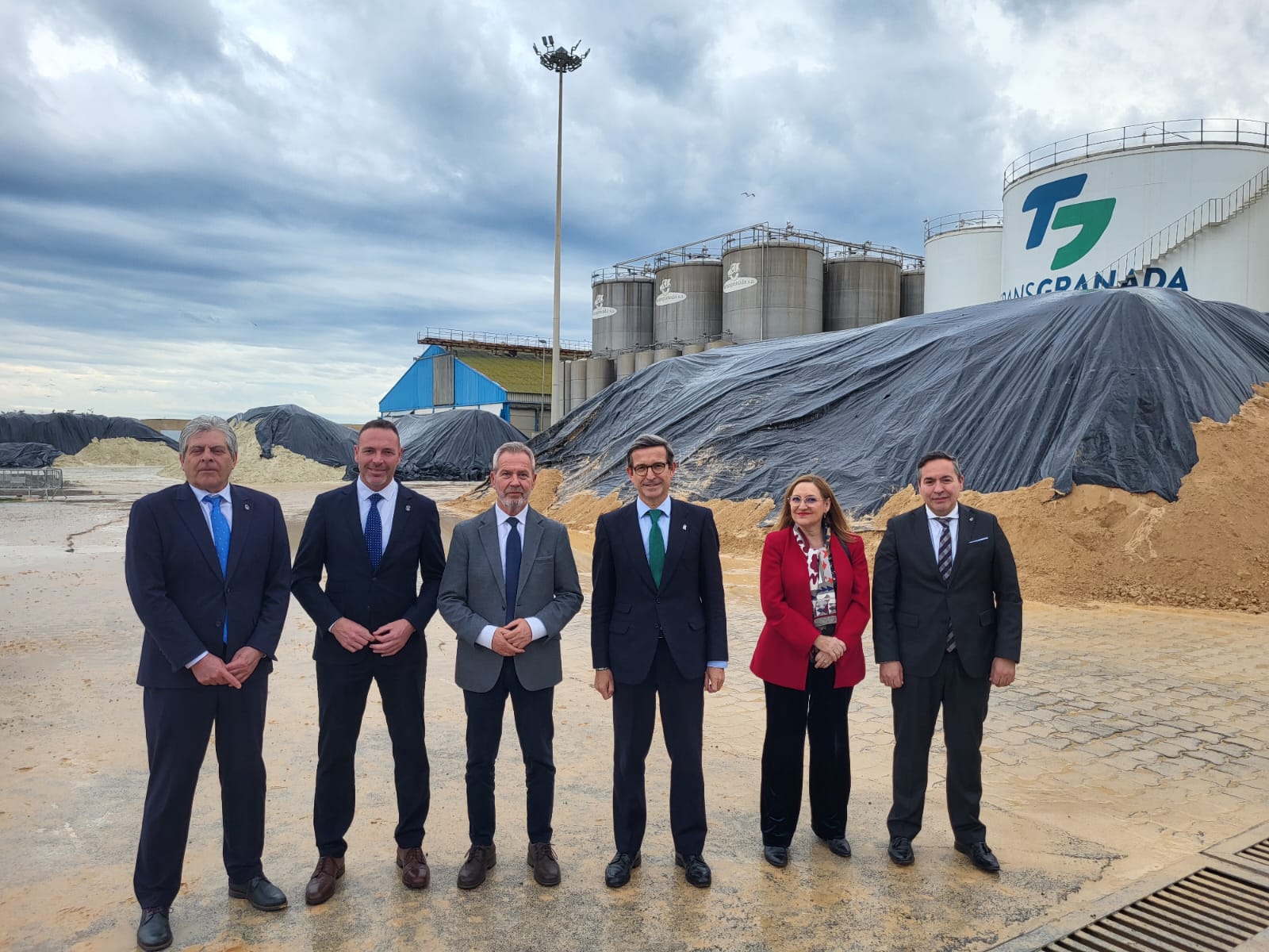 El consejero de Industria, Energía y Minas, Jorge Paradela, en una visita al Puerto de Motril.