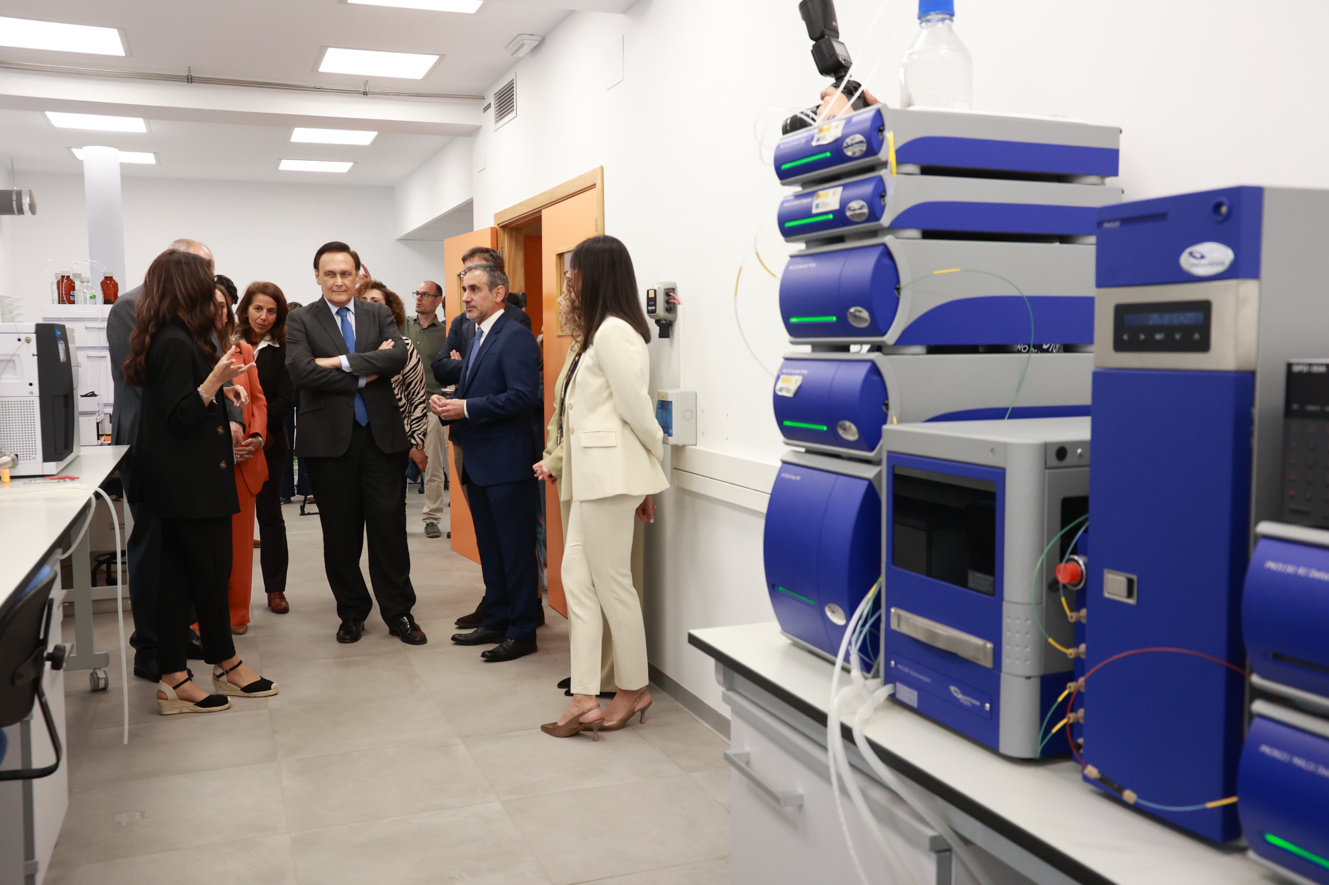 Villamandos en el Instituto IQUEMA