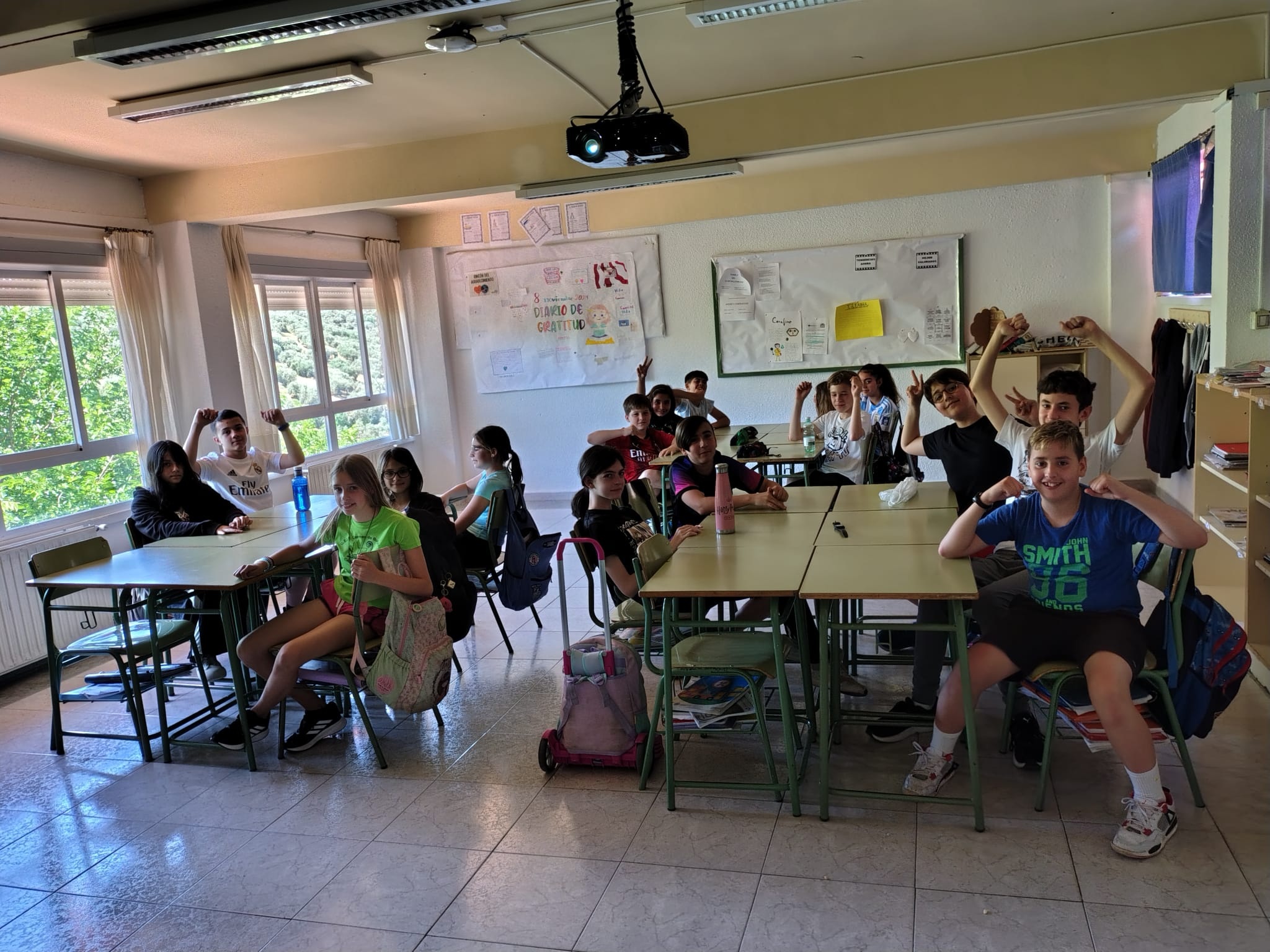 Alumnos del colegio premiado en 'De aventura por Andalucía'.