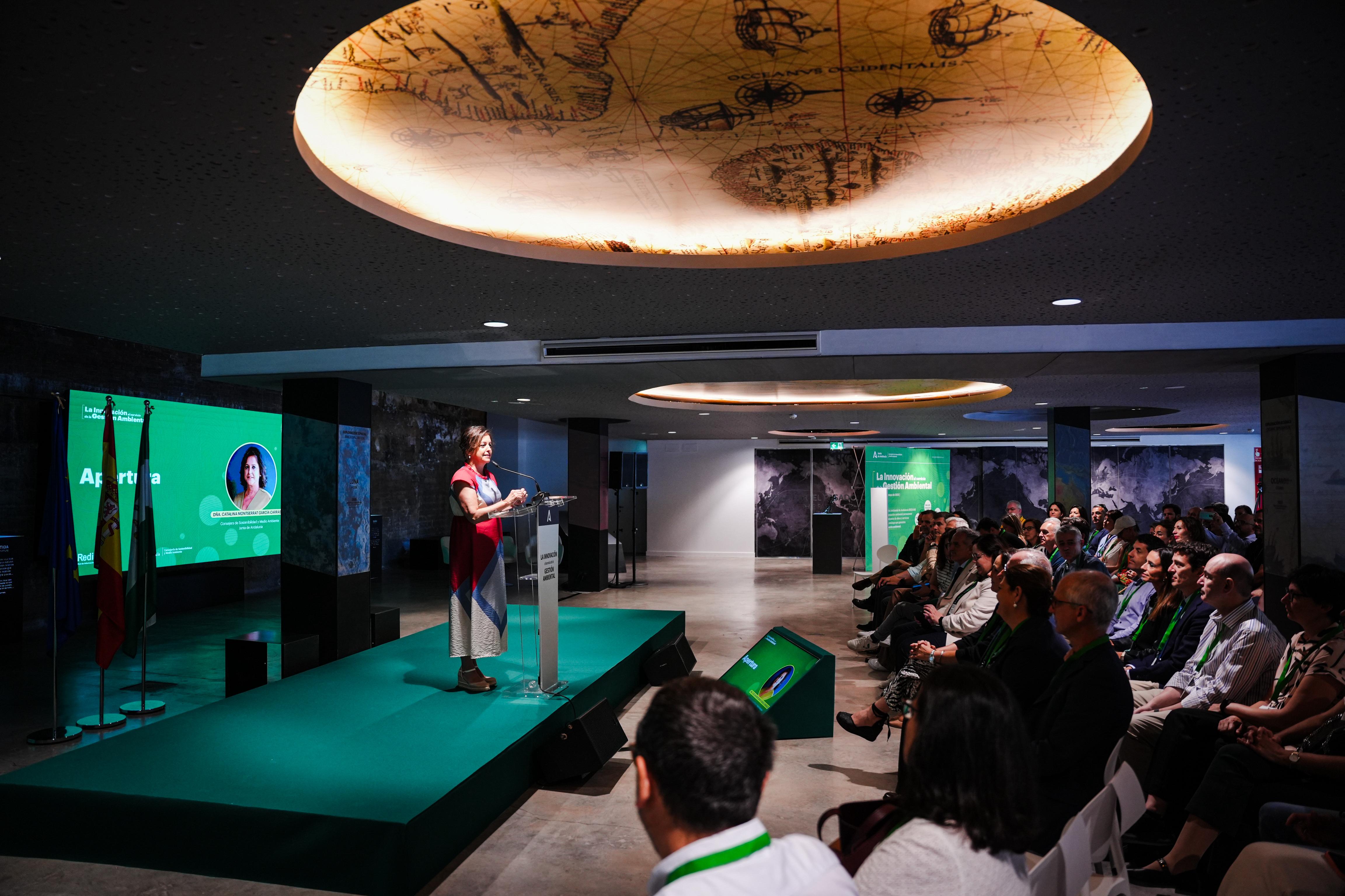 La consejera, en el transcurso de su intervención en la jornada de la Rediam.