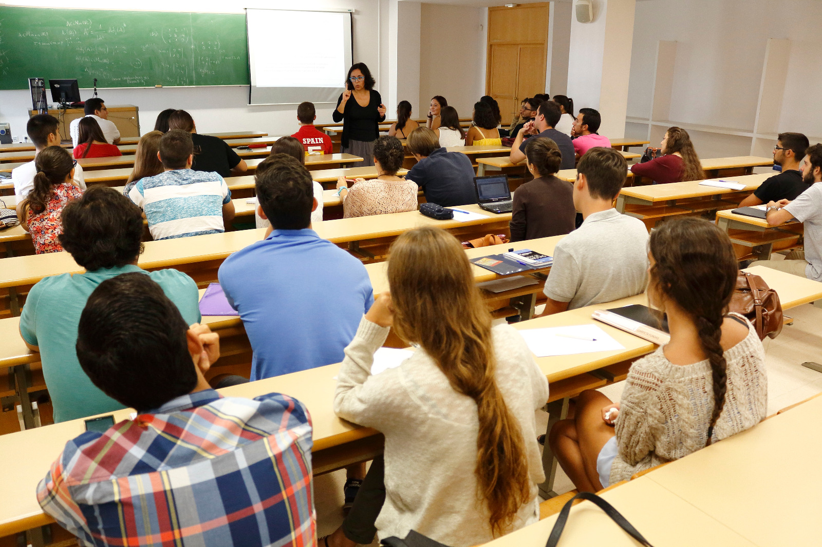 Estudiantes universitarios en el aula