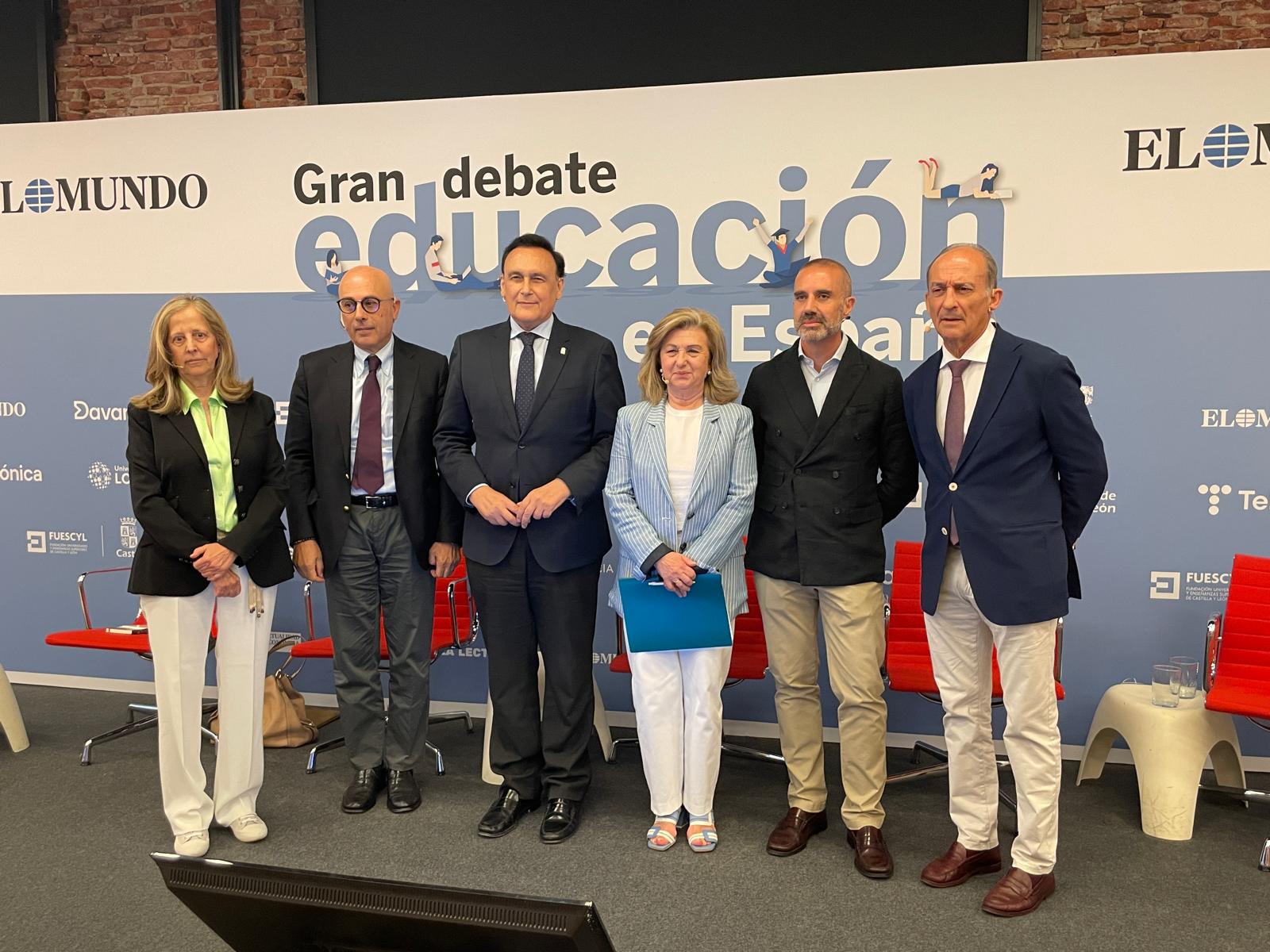 Villamandos debate sobre educación