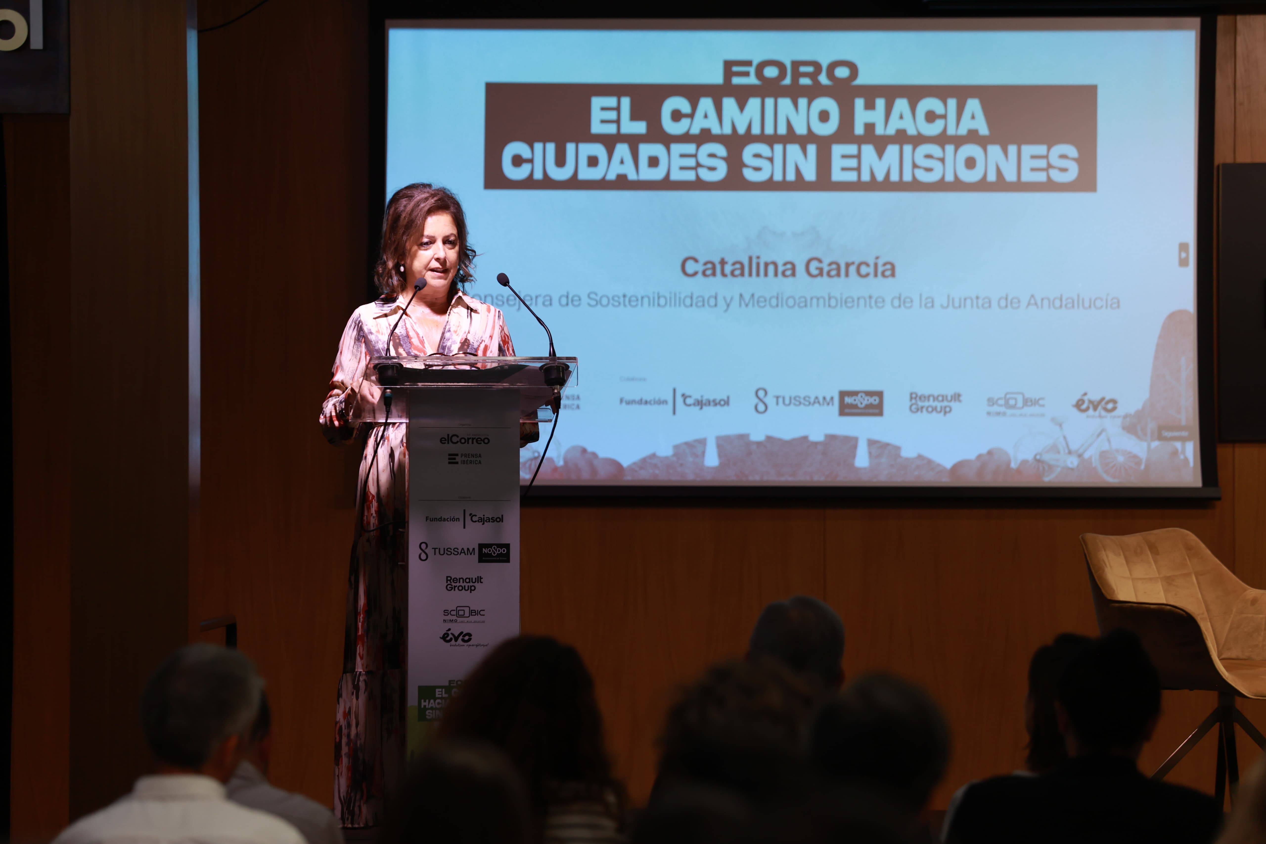 Catalina García ha destacado que entre 2005 y 2022 se ha reducido un 14 % las emisiones difusas en Andalucía.