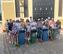 Participantes de la jornada comunitaria 'Nuestro barrio, nuestra casa'