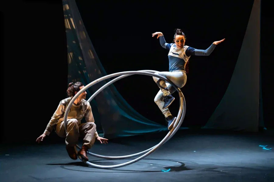 Artistas de un espectáculo de circo