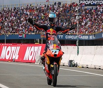 Otro éxito más del joven líder del motociclismo