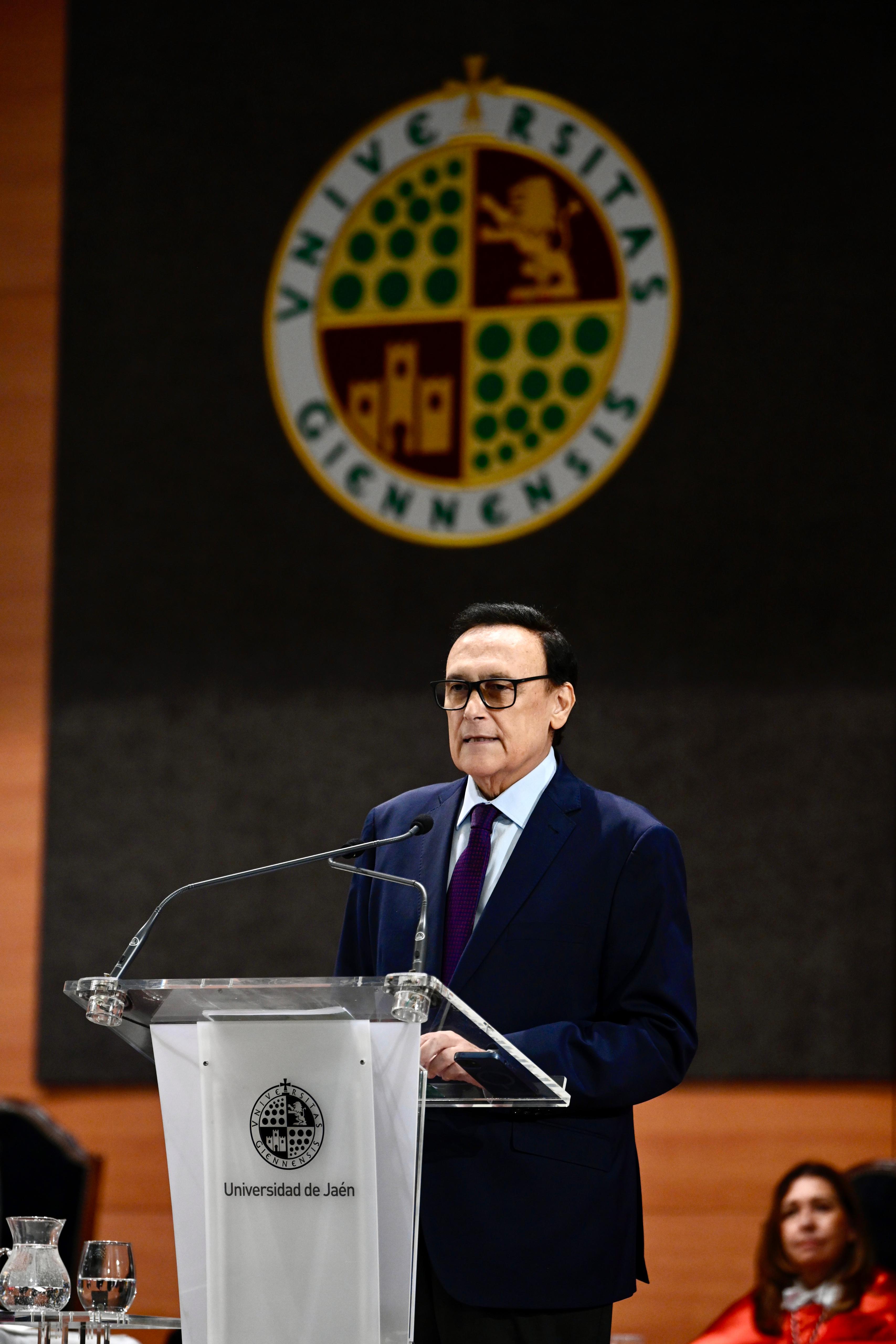 Villamandos durante la apertura del curso de la UJA