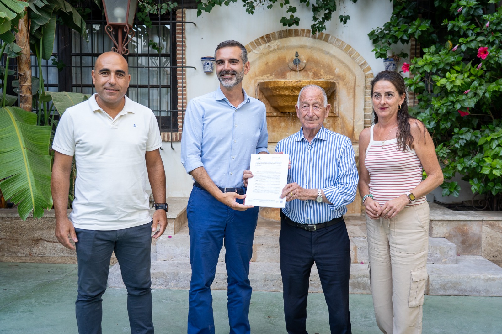 Fernández-Pachecho entrega la concesión a Gabriel Amat