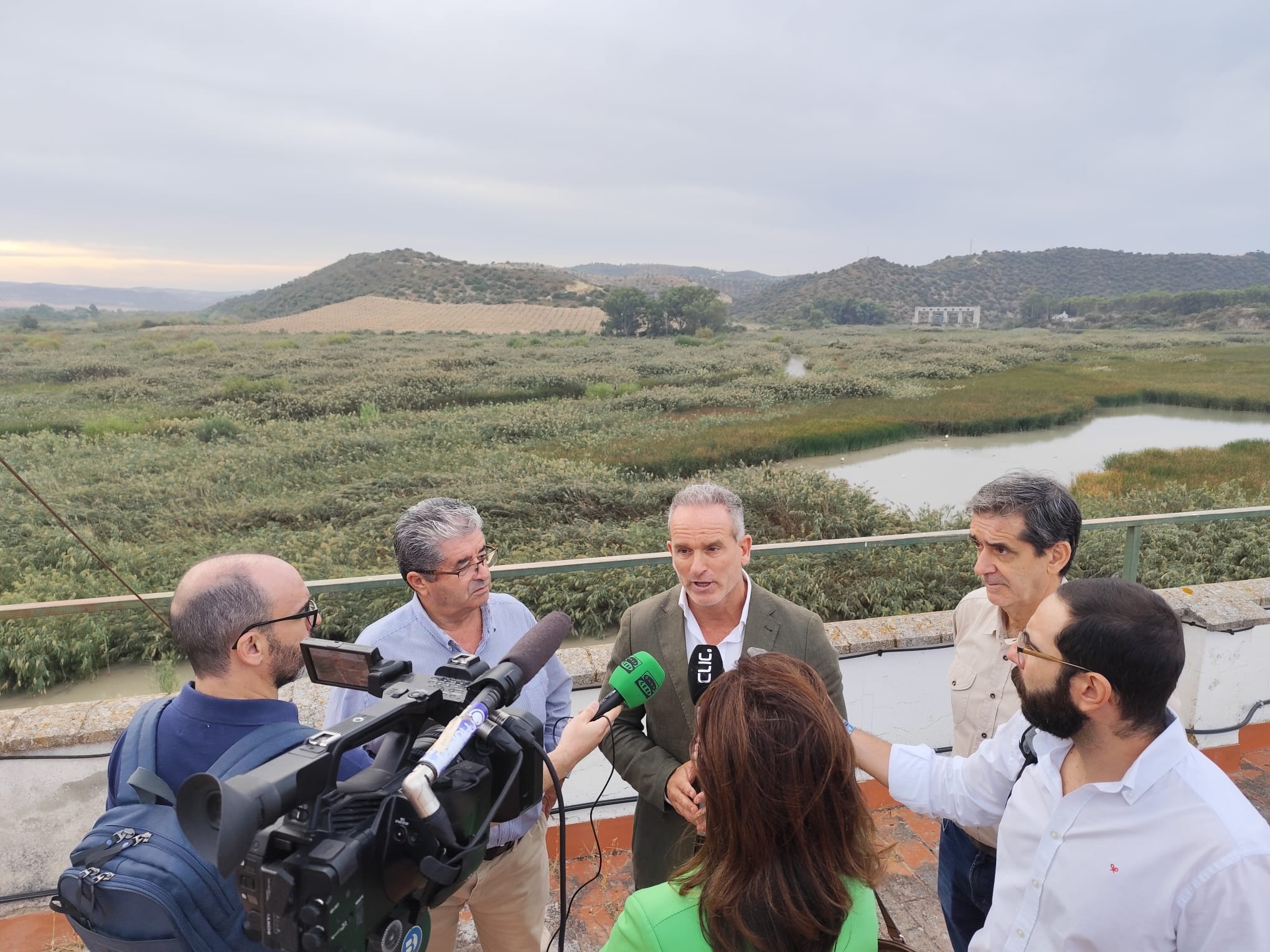 El delegado territorial, Rafael Martínez, ha presidido la reunión del Patronato de las Zonas Húmedas.