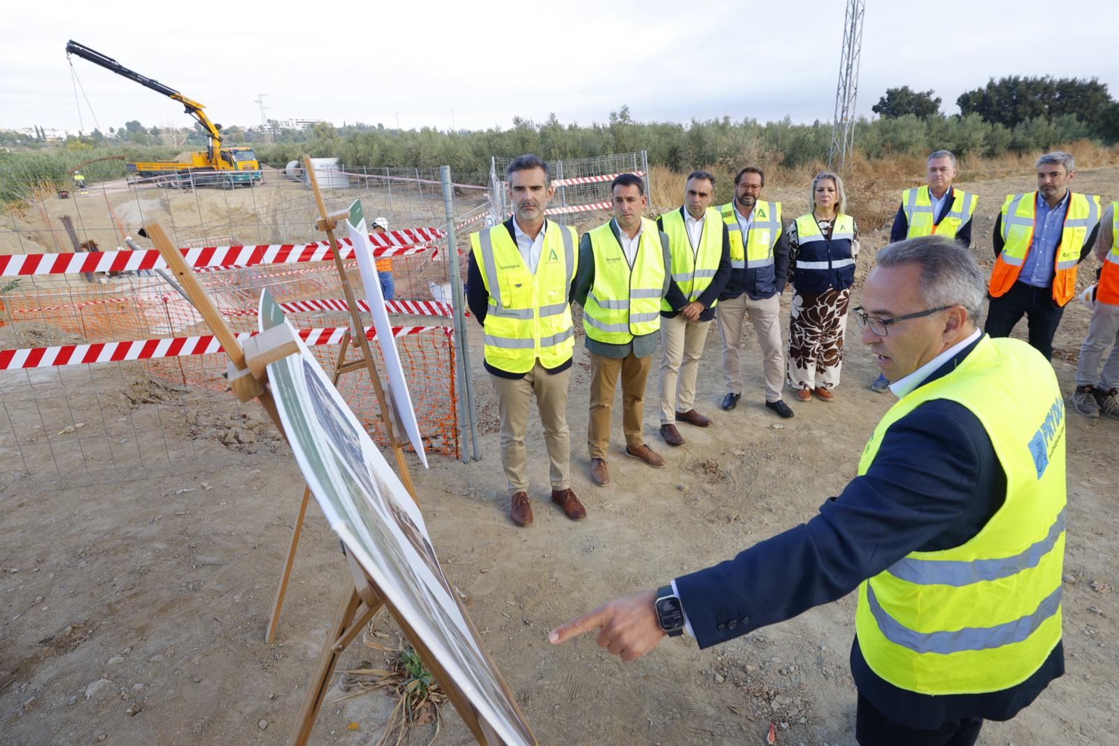 Fernández-Pacheco durante la visita
