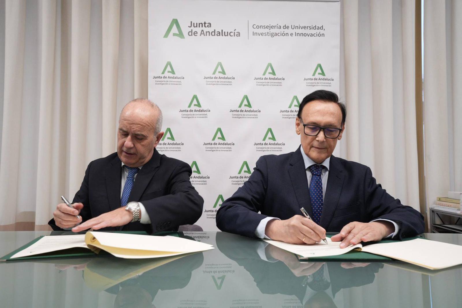 Firma adenda que prorroga el convenio con UNED