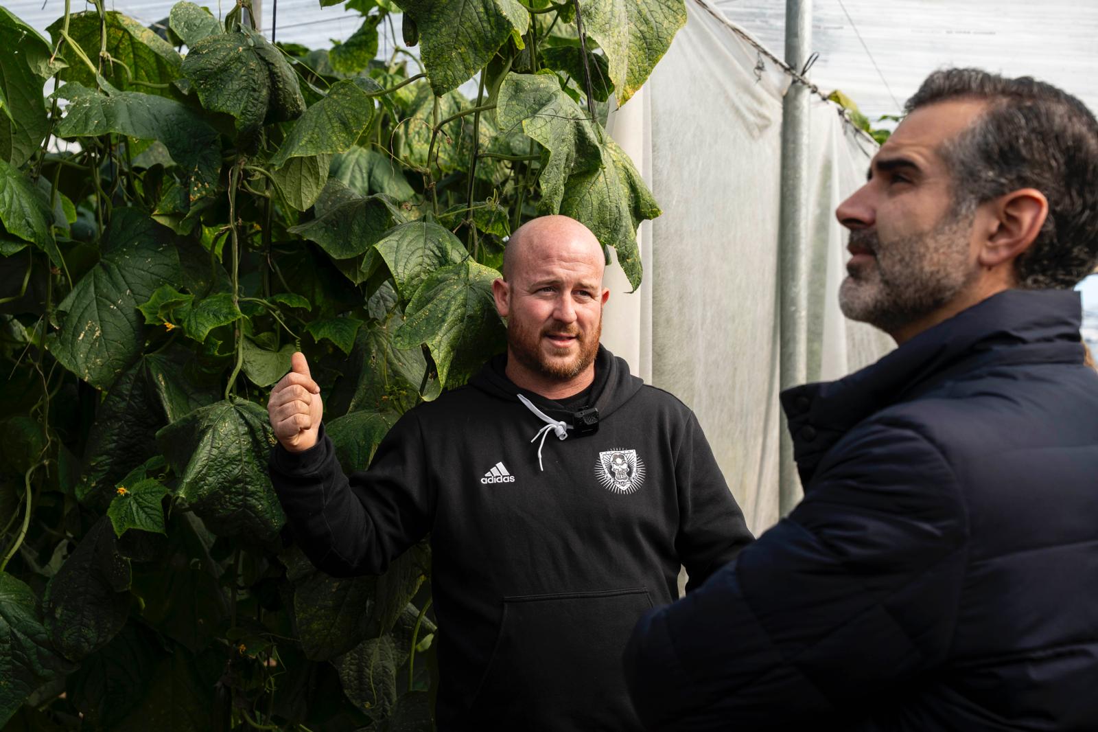 El consejero visita una explotación afectada por el temporal