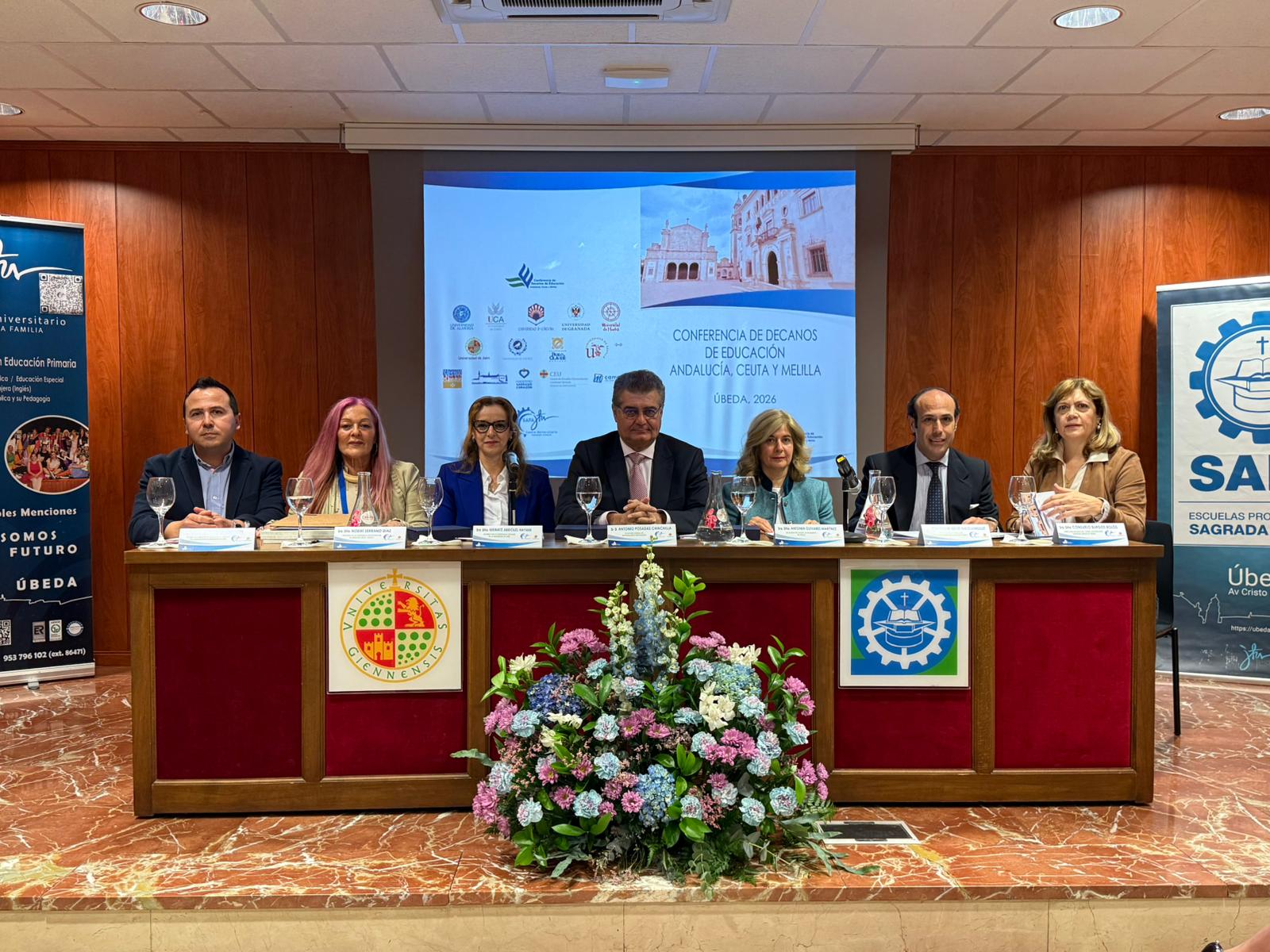 Posadas en una jornada con decanos 