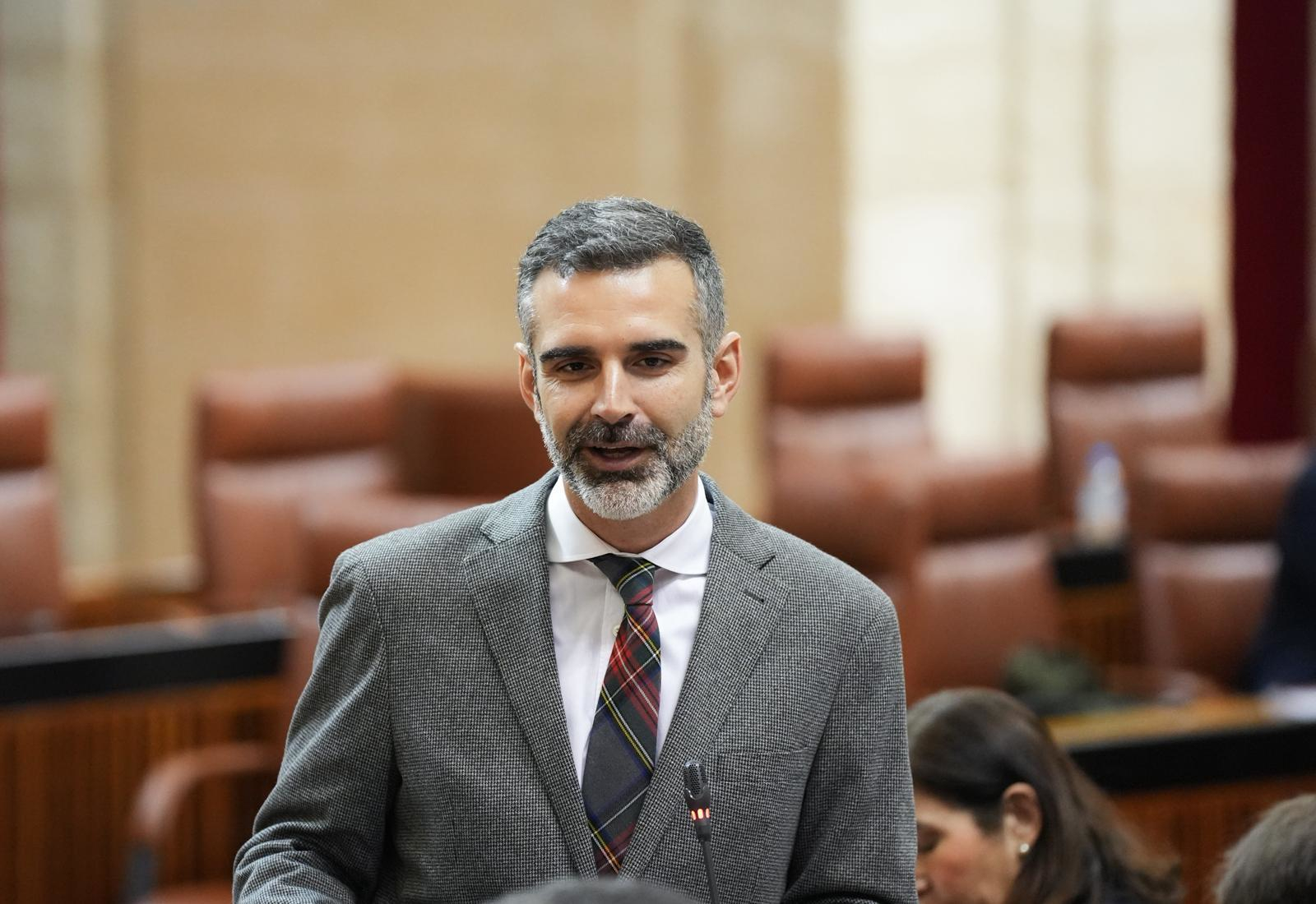 El consejero de Agricultura durante su intervención en el pleno del Parlamento de Andalucía