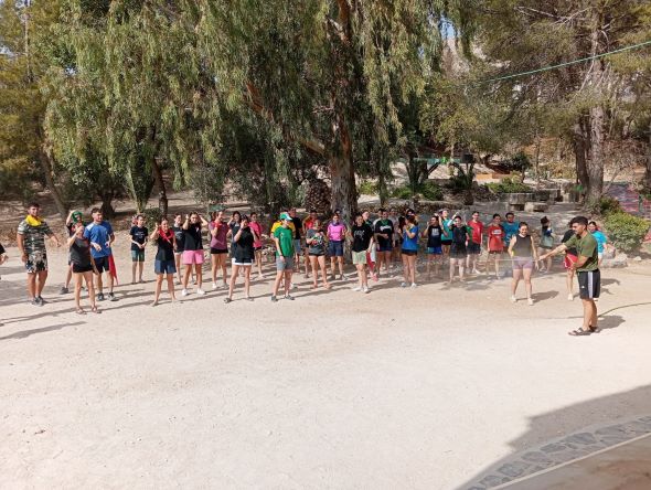 Los jóvenes desarrollan numerosas actividades en la naturaleza