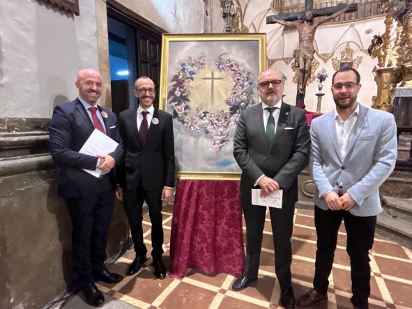 La pintura del Centenario tiene como eje central la Cruz Pétrea del Santísimo Cristo de los Favores, donde se agrupan 33 ángeles